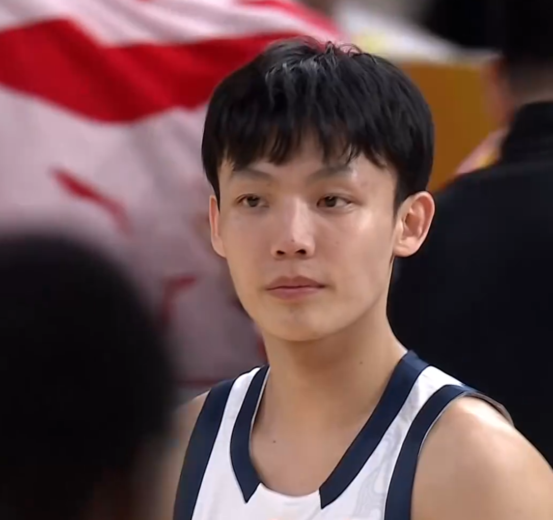 开云体育下载APP-广东三喜临门！徐杰当选宏远队长，焦泊乔完美复苏，重回联盟第二